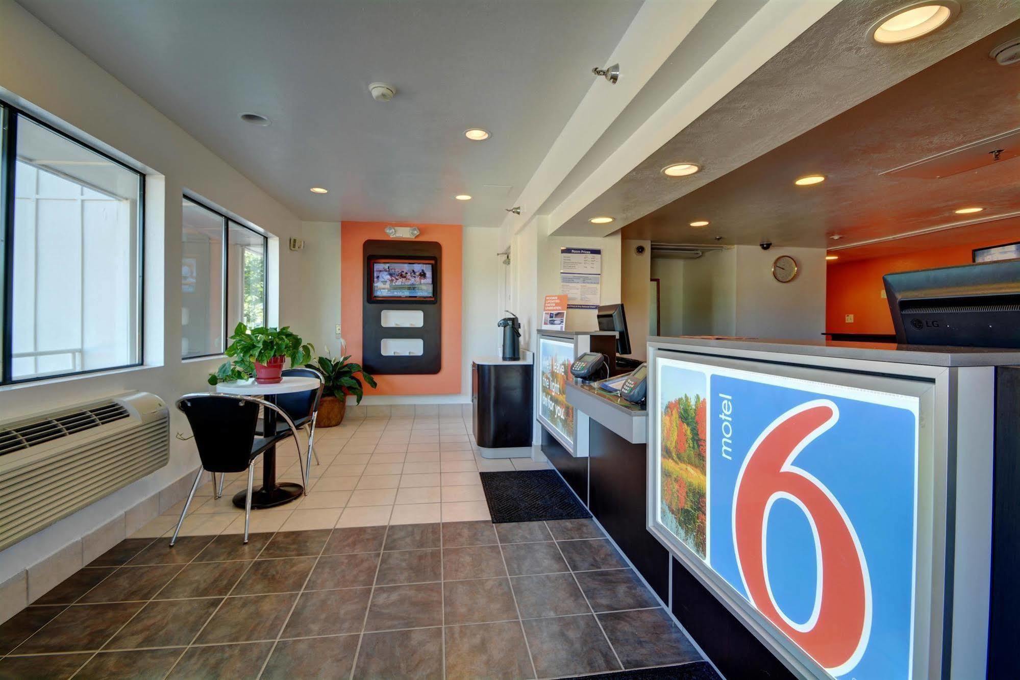 Motel 6-Windsor Locks, CT - Hartford Exterior foto