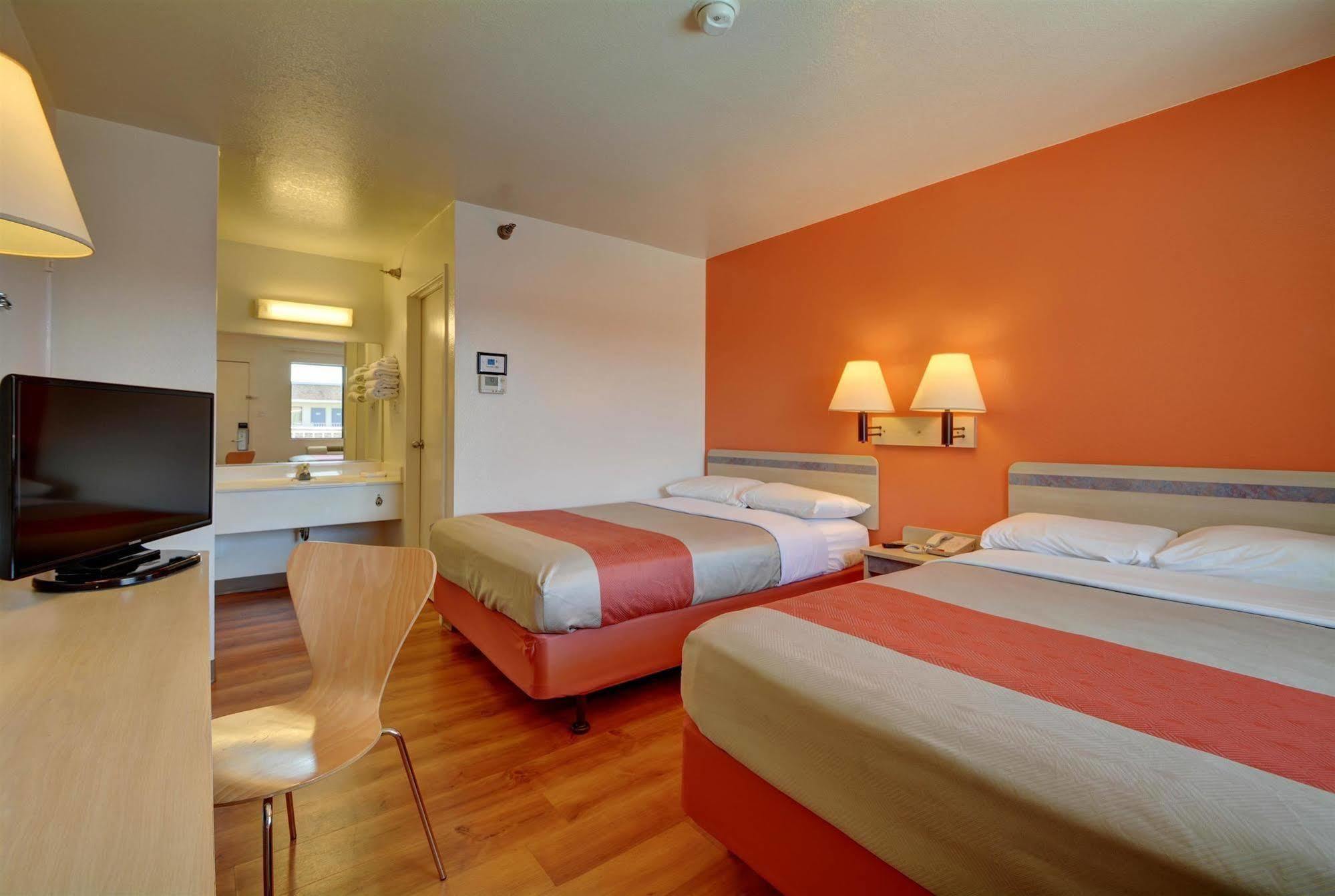 Motel 6-Windsor Locks, CT - Hartford Exterior foto