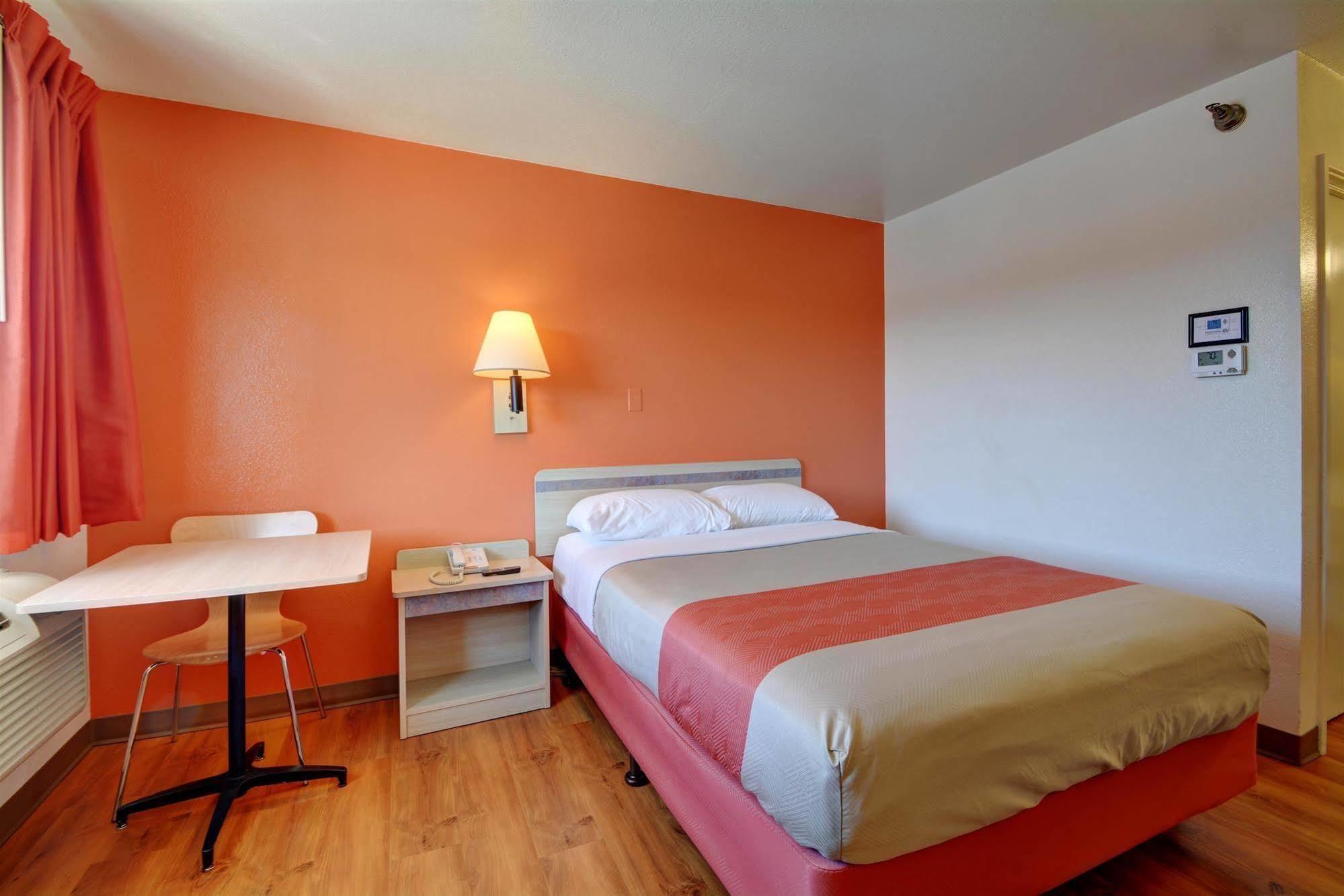 Motel 6-Windsor Locks, CT - Hartford Exterior foto